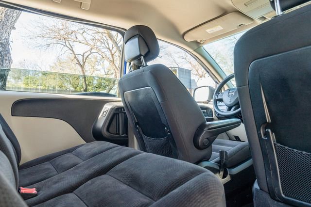 Used 2018 Dodge Grand Caravan SE w/ UConnect Hands-Free Group FWD image 36
