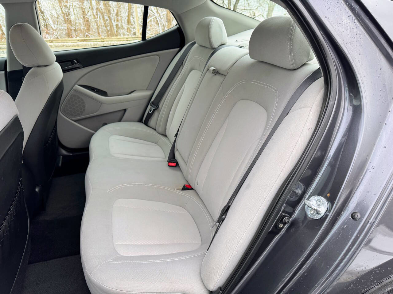 Used 2011 Kia Optima LX image 28