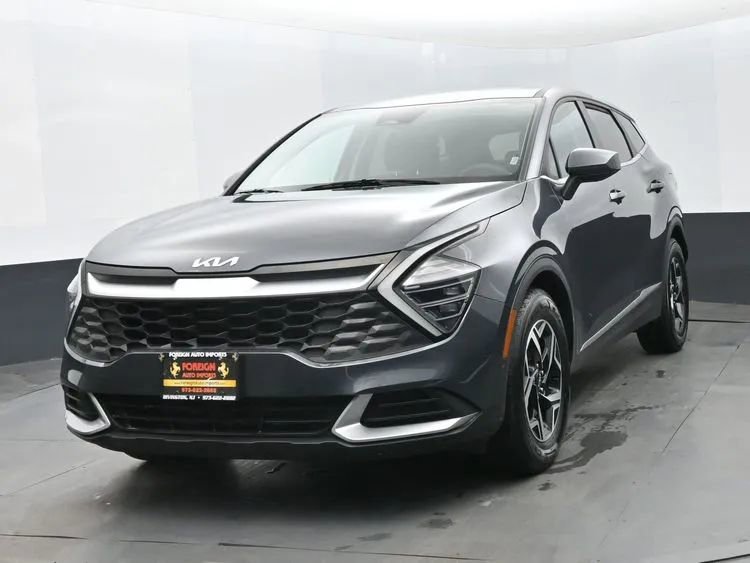 Used 2024 Kia Sportage LX image 1