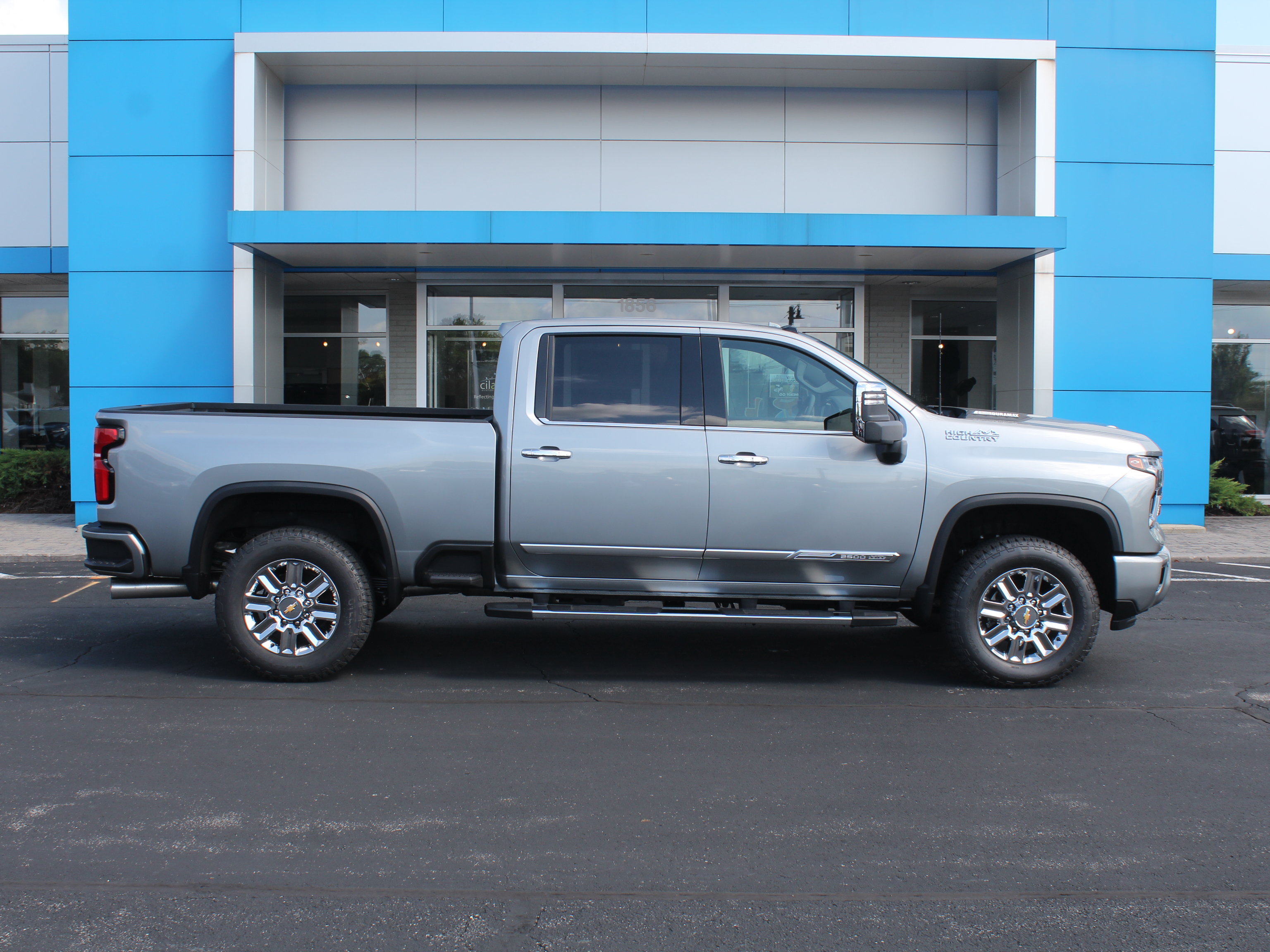 New 2026 Chevrolet Silverado 2500 High Country w/ Technology Package AWD/4WD image 6