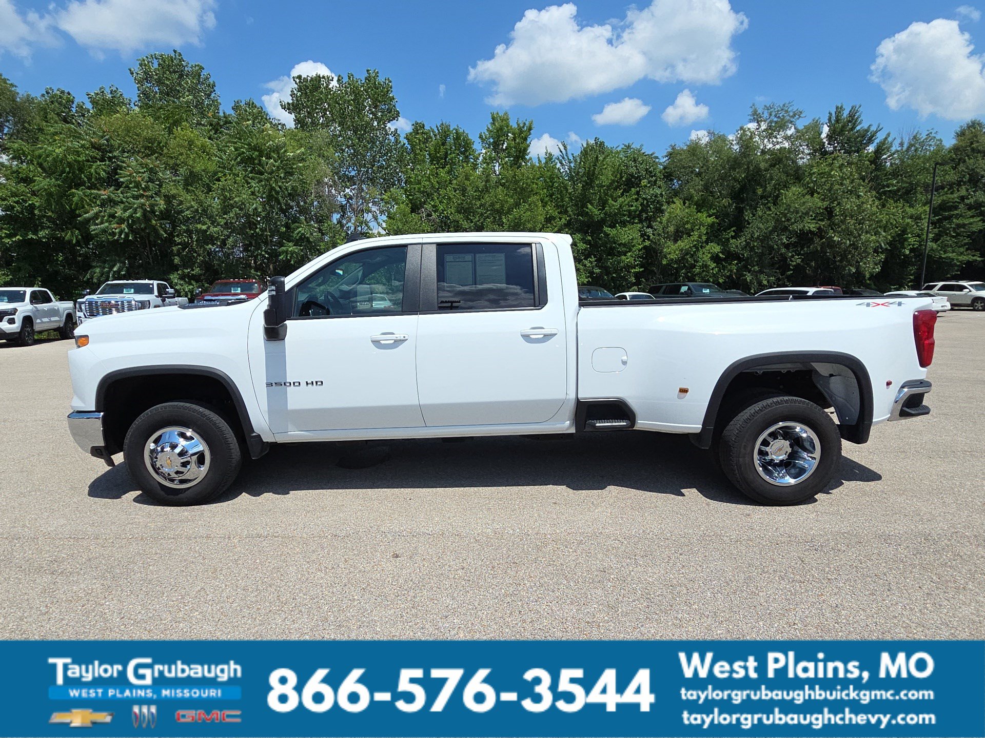 Used 2025 Chevrolet Silverado 3500 LT w/ Convenience Package AWD/4WD image 5