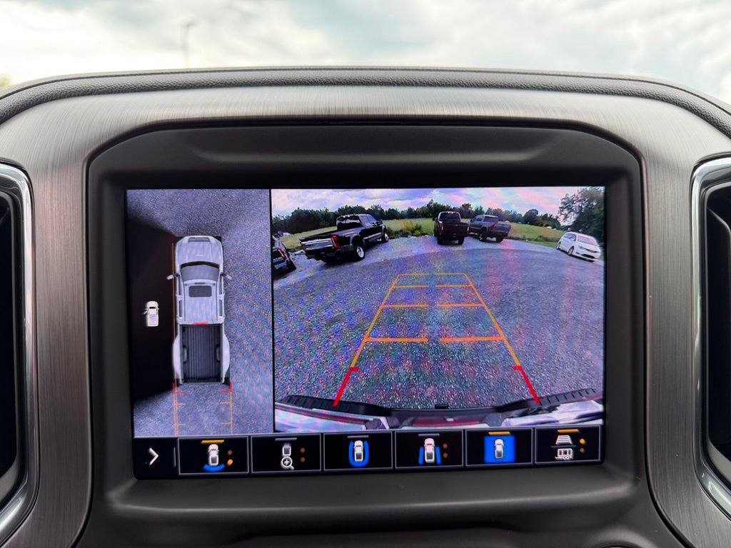 Used 2022 GMC Sierra 3500 Denali AWD/4WD image 4