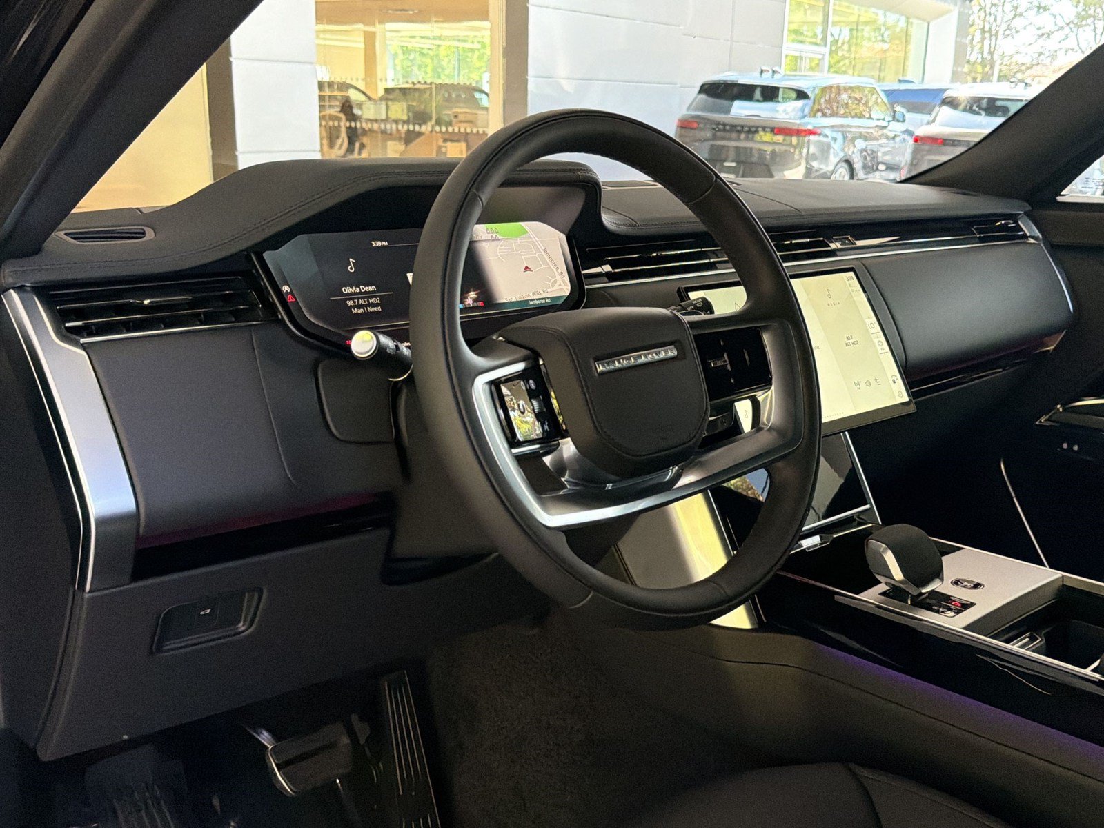 New 2026 Land Rover Range Rover Long Wheelbase SE AWD/4WD image 4
