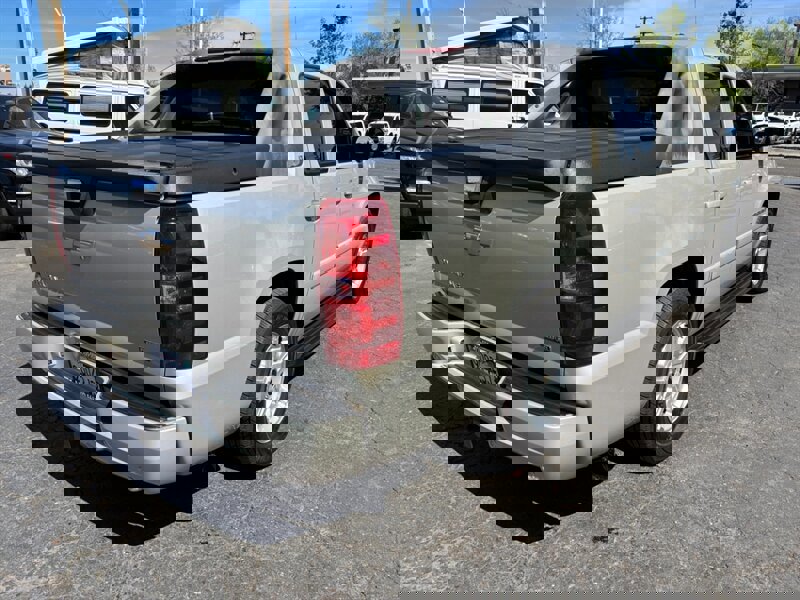 Used 2008 Chevrolet Avalanche LT w/ LT Preferred Equipment Group image 4