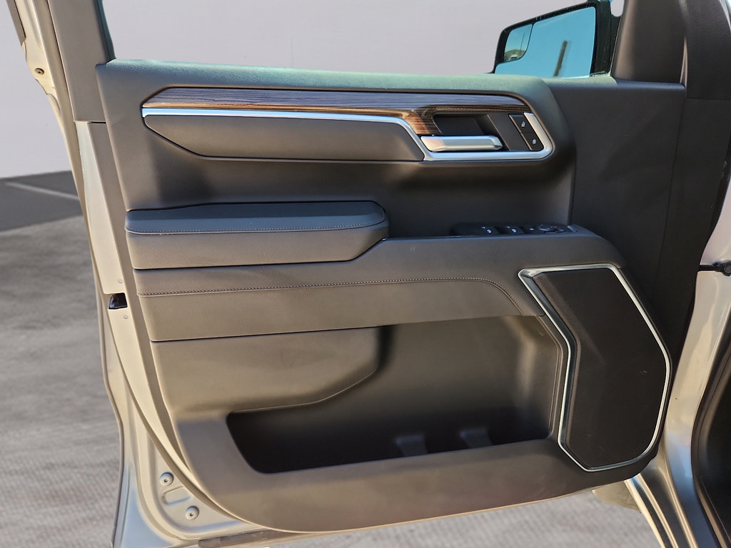 Used 2026 Chevrolet Silverado 1500 LT RWD image 11