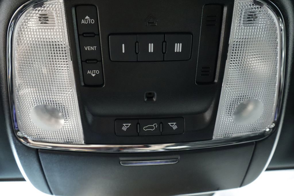 Used 2020 Jeep Grand Cherokee Limited w/ Trailer Tow Group IV AWD/4WD image 43