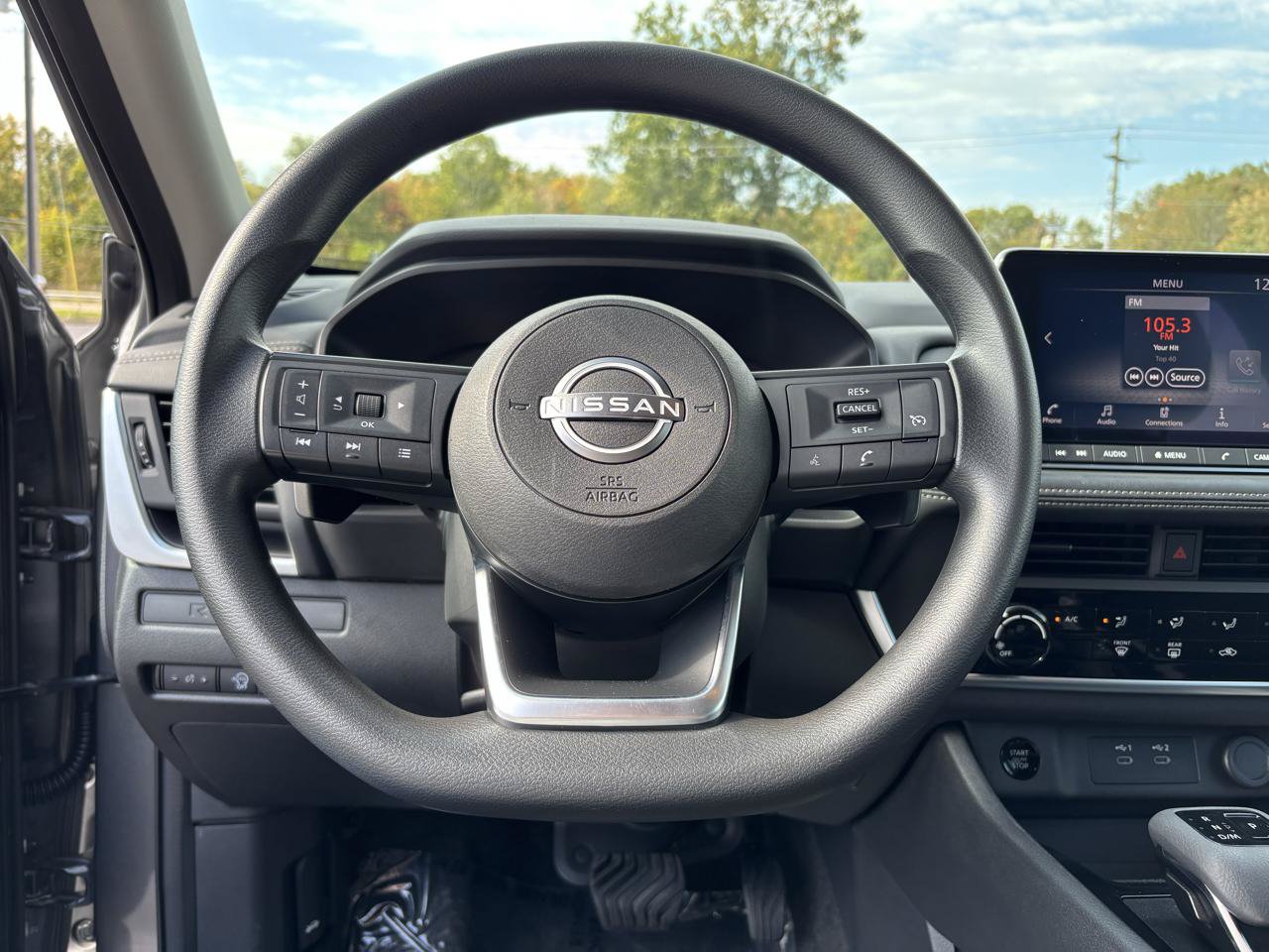 Used 2024 Nissan Rogue S AWD/4WD image 19