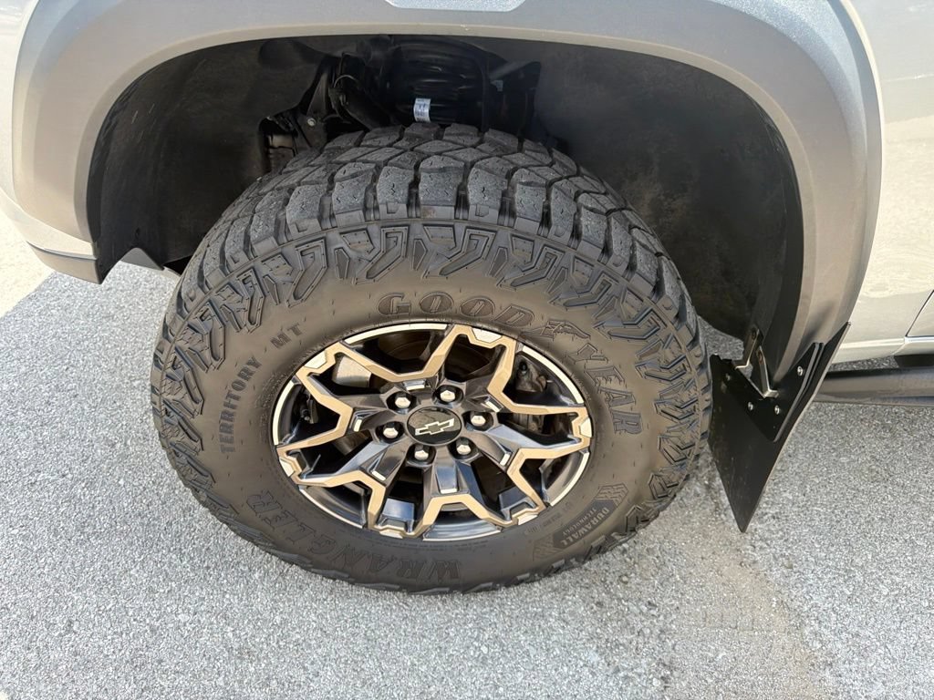 Used 2025 Chevrolet Colorado ZR2 w/ Technology Package AWD/4WD image 31