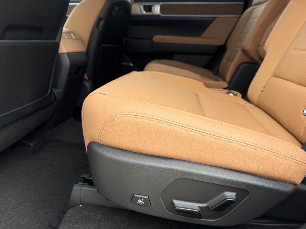 New 2027 Hyundai Santa Fe Limited AWD/4WD image 16