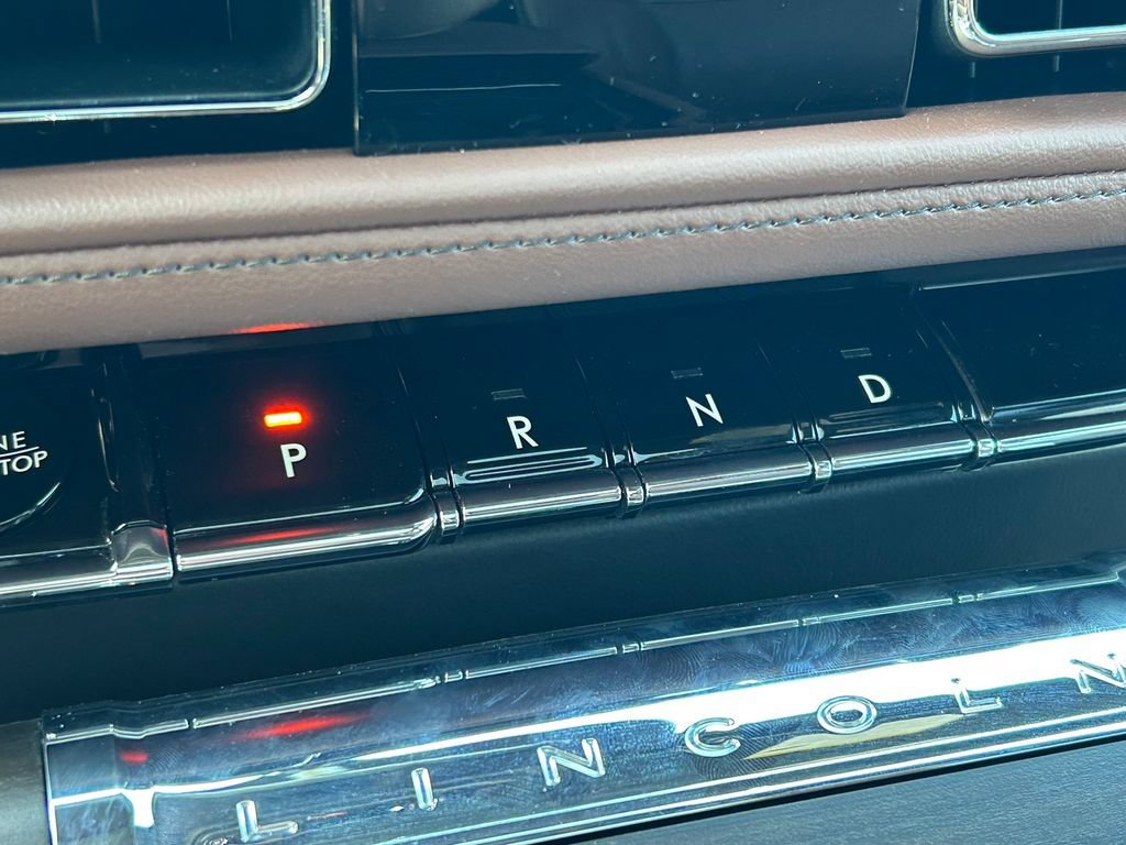 Used 2025 Lincoln Aviator Reserve w/ Jet Appearance Package AWD/4WD image 38