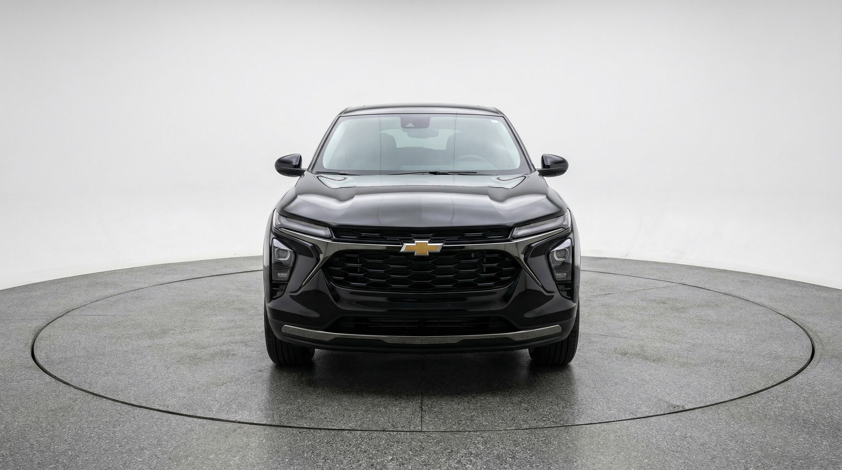 Used 2025 Chevrolet TrailBlazer LT FWD image 2