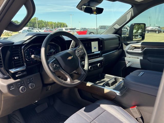 Used 2024 Chevrolet Silverado 2500 High Country w/ Technology Package AWD/4WD image 15