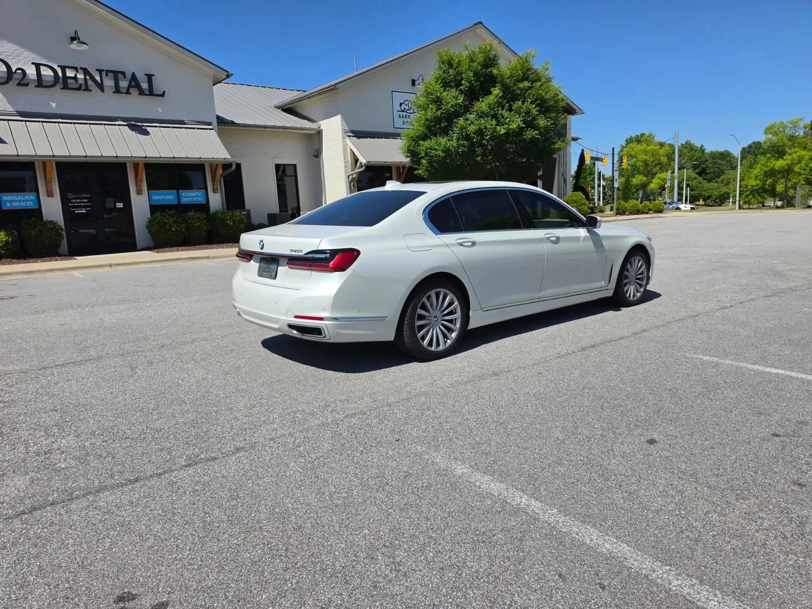 Used 2020 BMW 740i w/ Premium Package RWD image 7