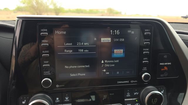 Used 2021 Toyota Highlander XLE image 20