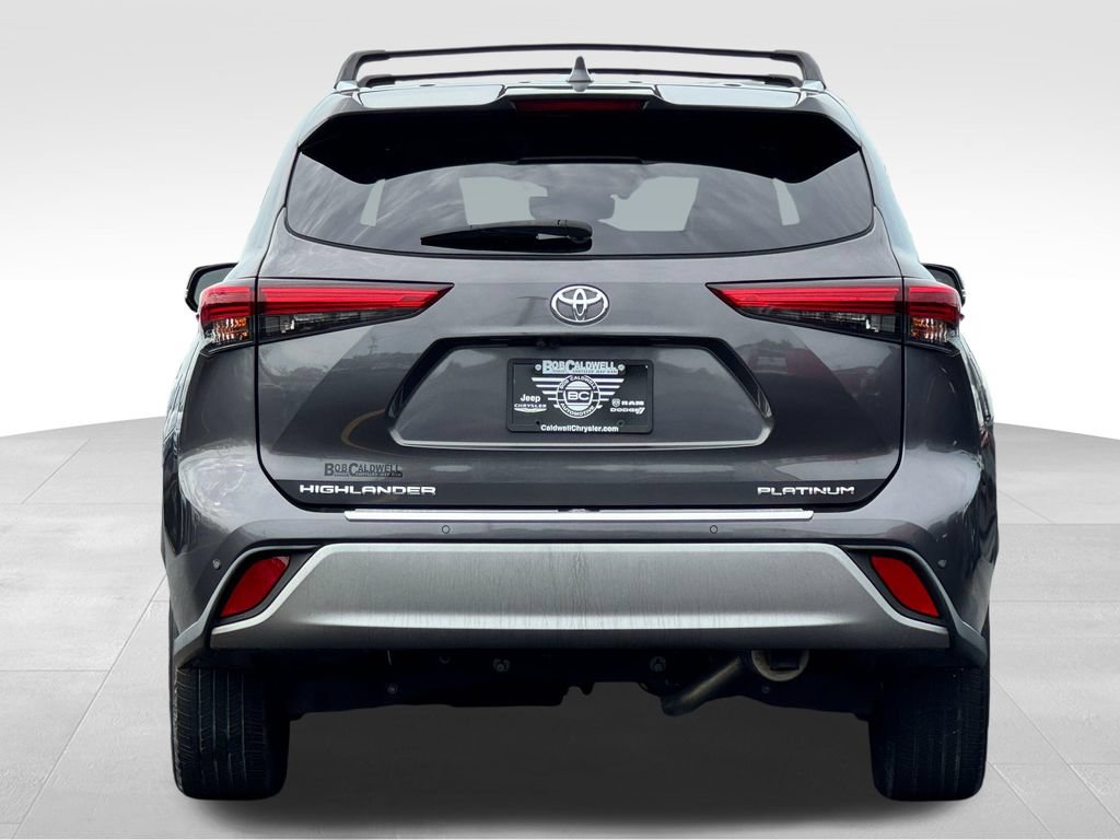 Used 2021 Toyota Highlander Platinum FWD image 6