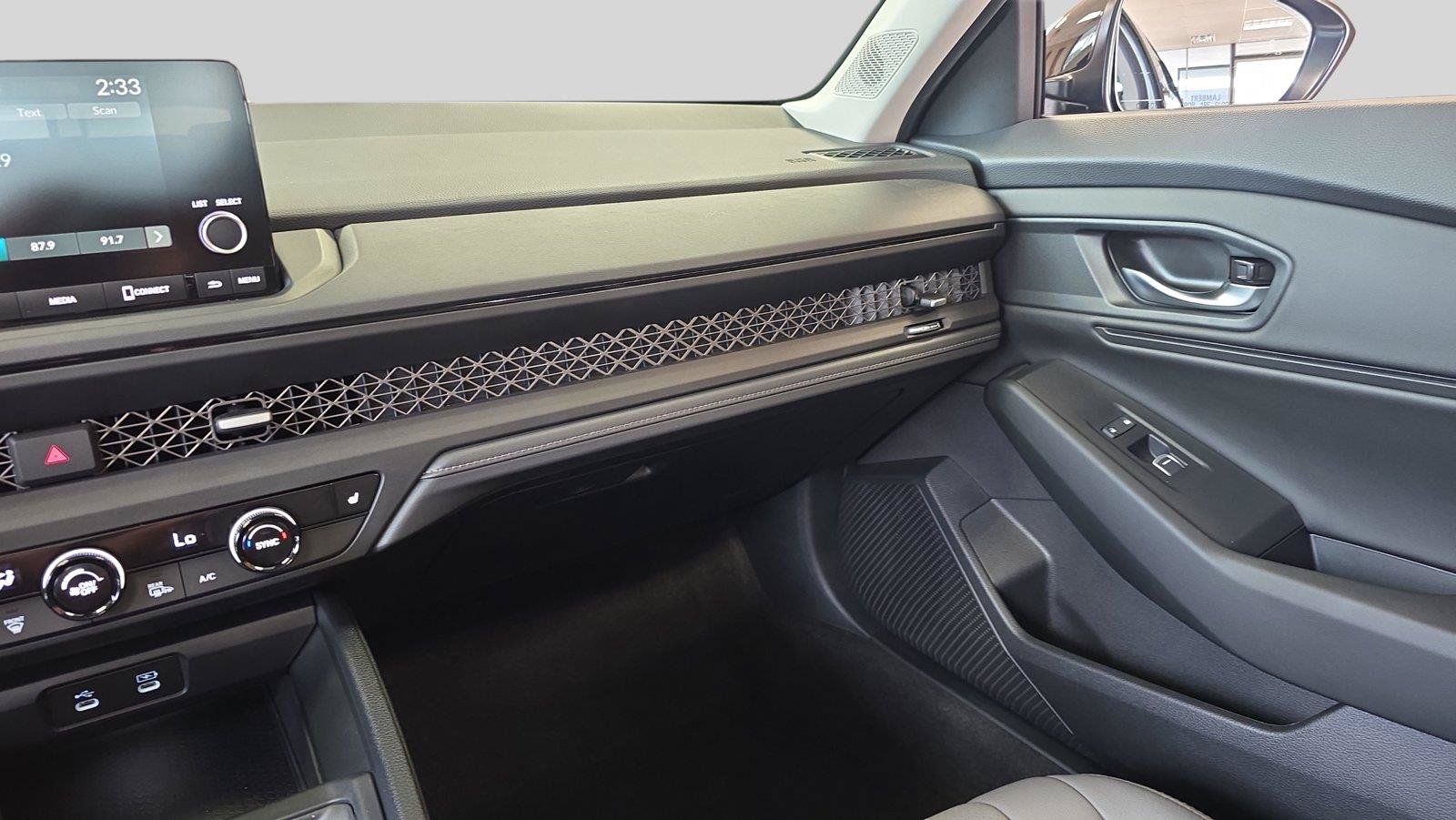 Used 2025 Honda Accord SE image 25