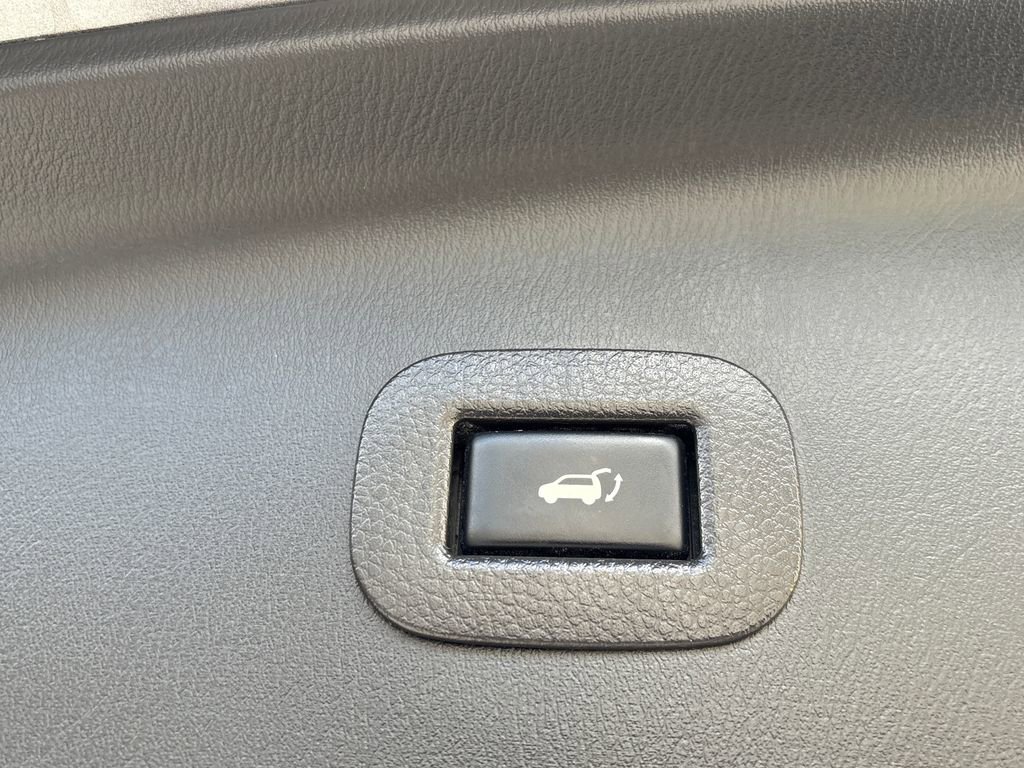 Used 2020 Nissan Armada SV w/ Driver Package RWD image 29