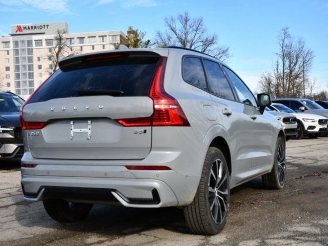 Certified 2025 Volvo XC60 B5 Plus image 7