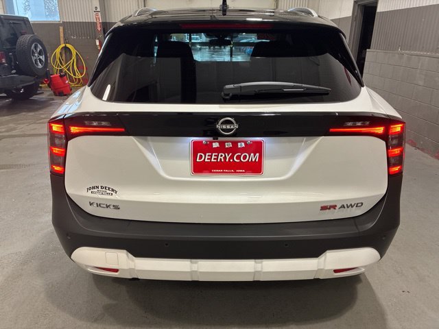 New 2026 Nissan Kicks SR w/ SR Premium Package AWD/4WD image 4