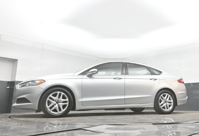 Used 2016 Ford Fusion SE FWD image 42