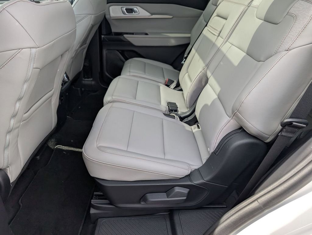 New 2025 Ford Explorer Active w/ Active Comfort Package image 48