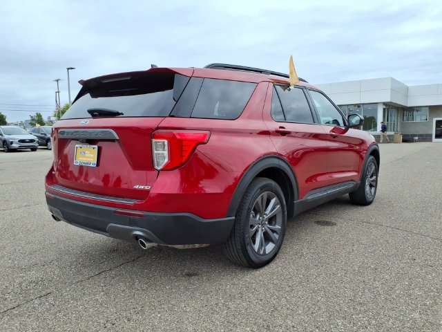 Certified 2023 Ford Explorer XLT w/ Equipment Group 202A AWD/4WD image 7