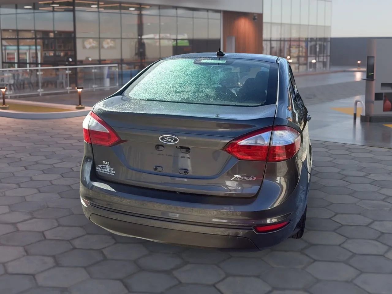 Used 2018 Ford Fiesta SE FWD image 8