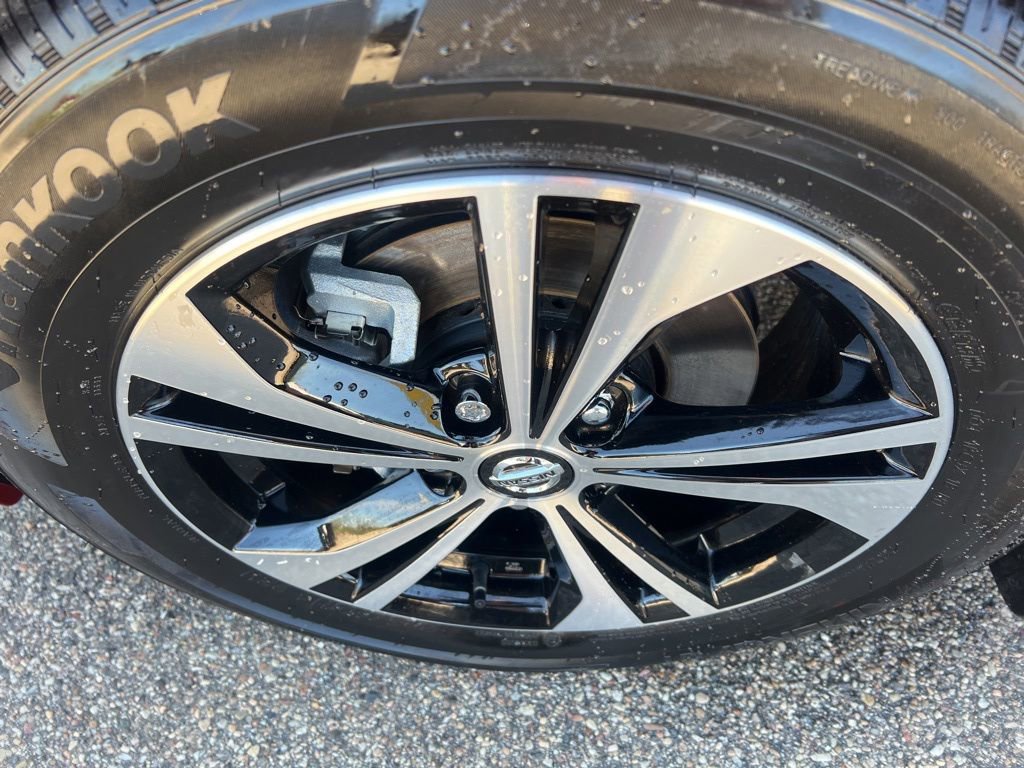 Certified 2023 Nissan Sentra SV FWD image 42