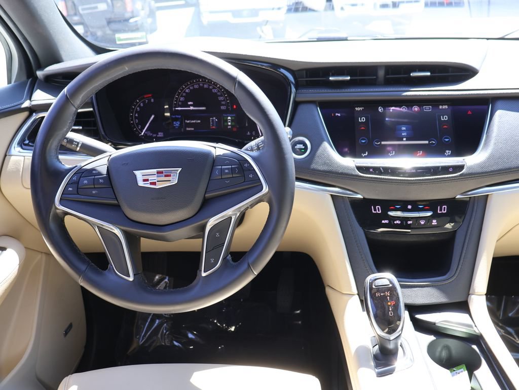 Used 2017 Cadillac XT5 FWD image 18