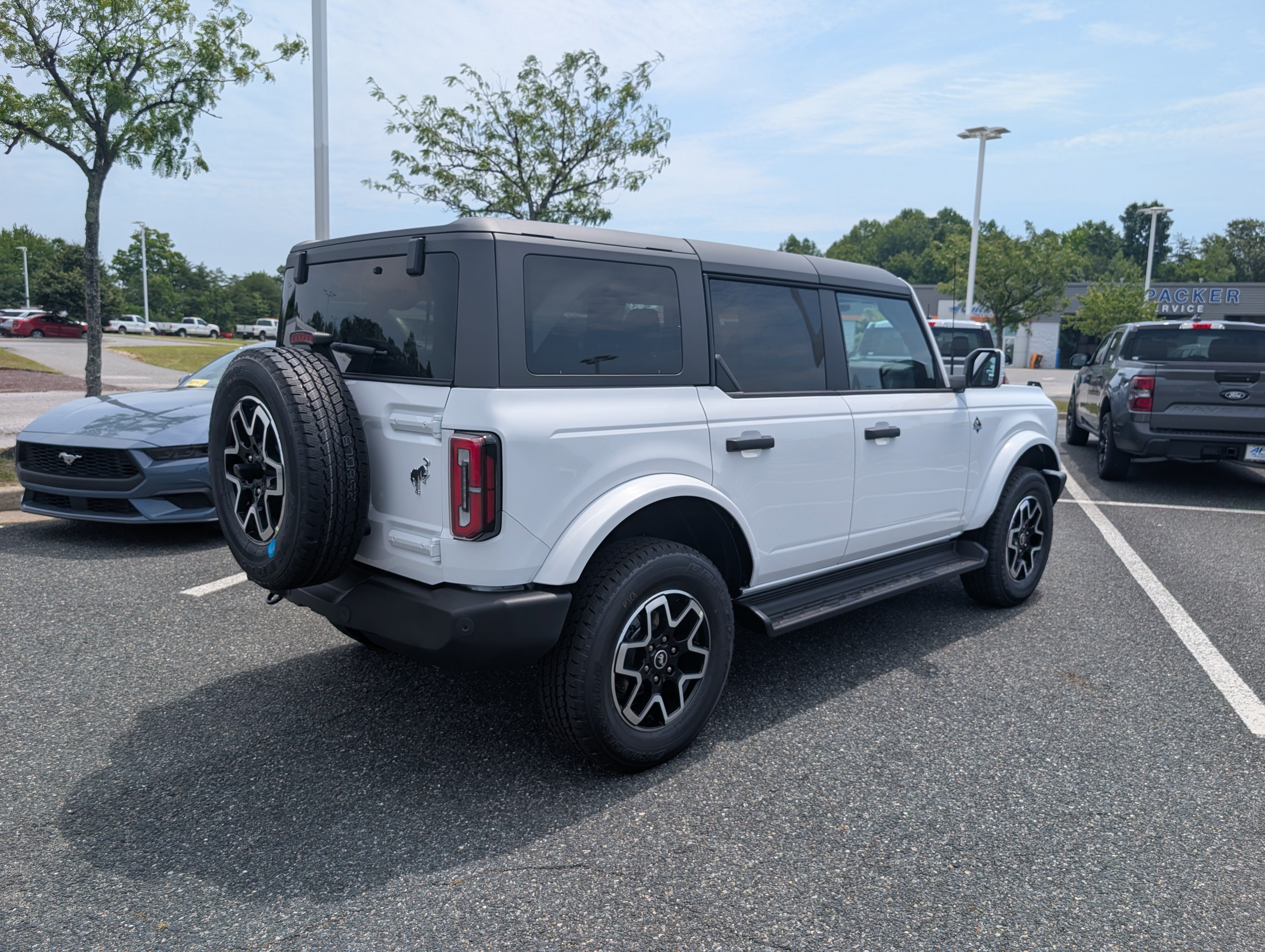 New 2026 Ford Bronco Outer Banks AWD/4WD image 2