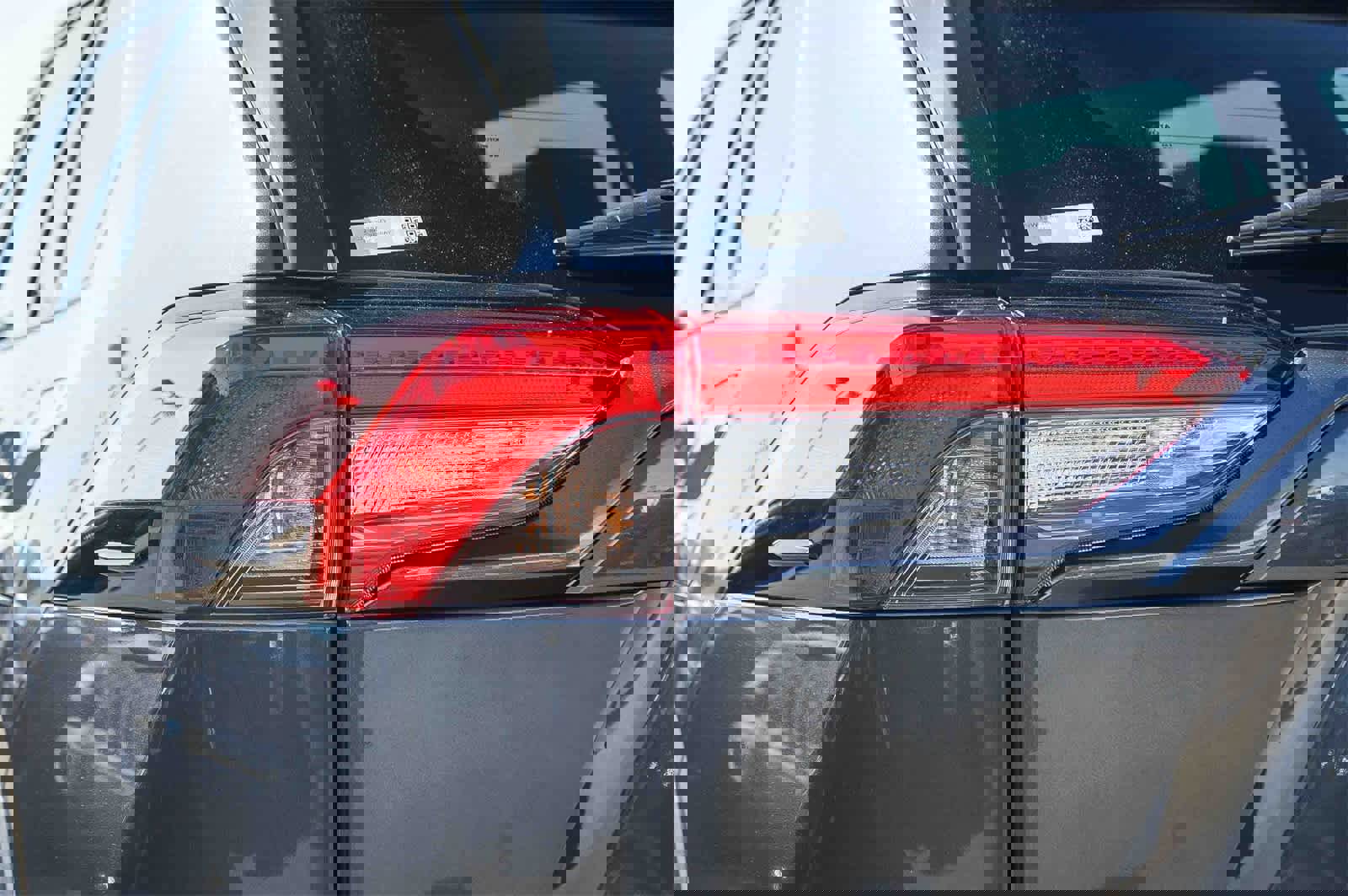 Used 2022 Toyota RAV4 XLE w/ Convenience Package image 7