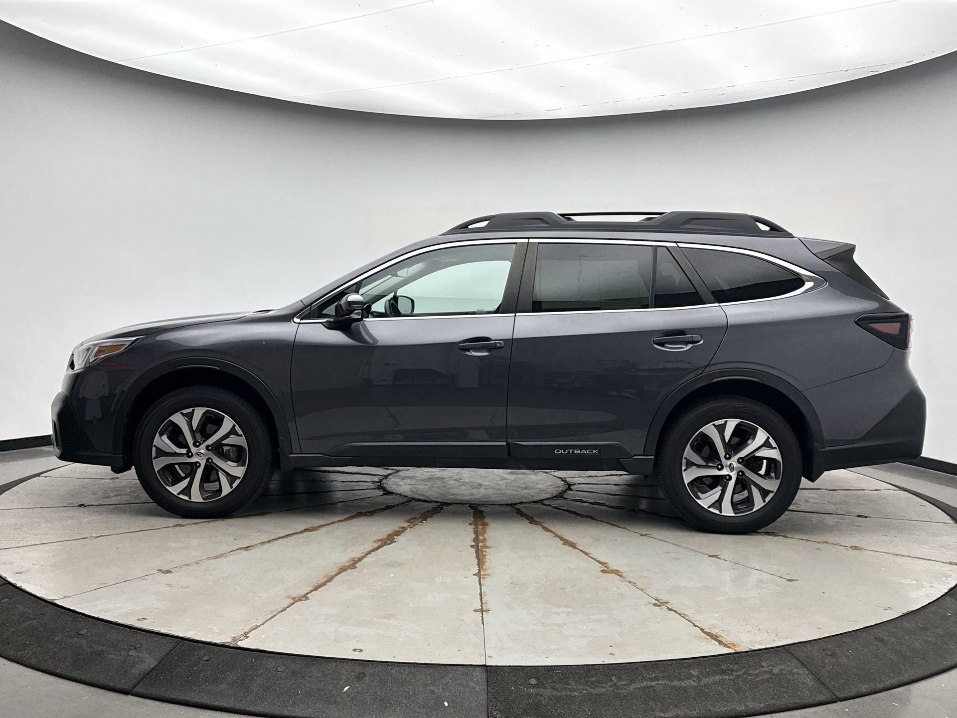 Used 2022 Subaru Outback Limited XT w/ Popular Package #2 AWD/4WD image 2