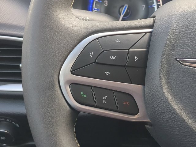 Certified 2026 Chrysler Pacifica Select FWD image 30