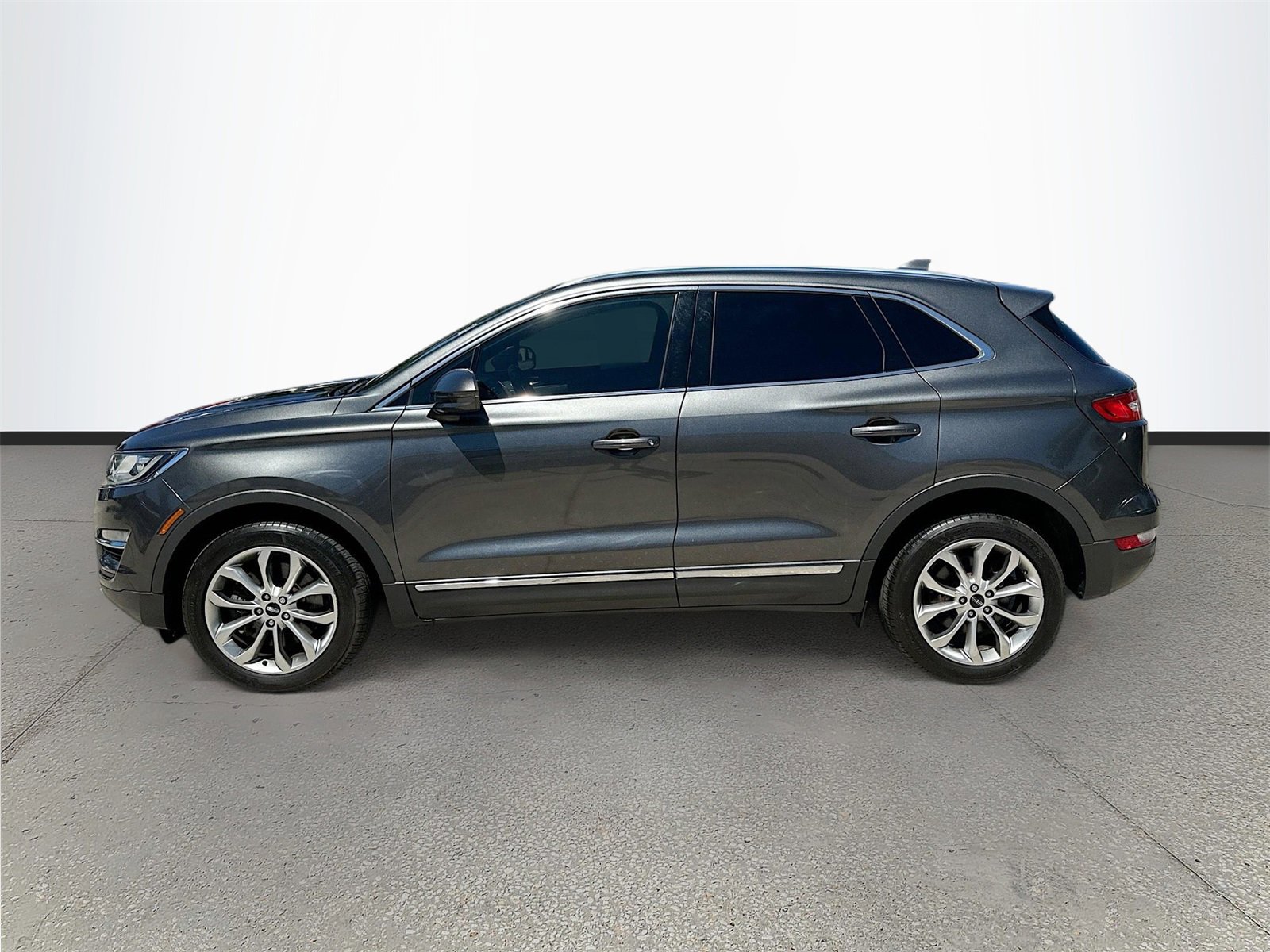 Used 2017 Lincoln MKC Select image 4