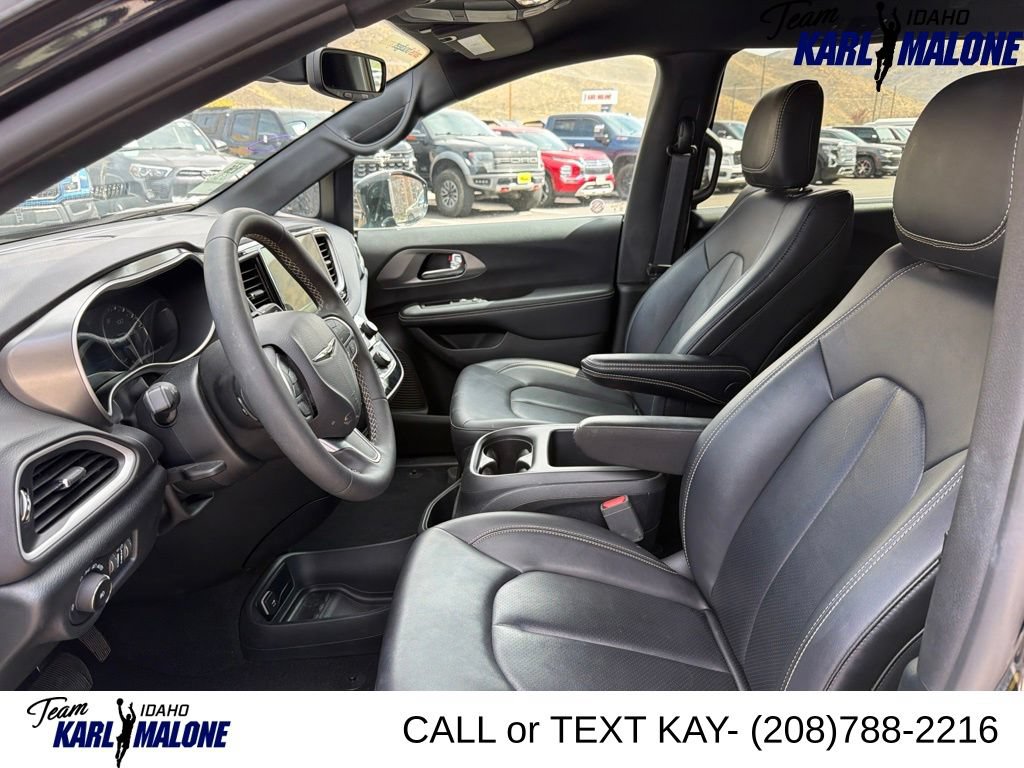 Used 2025 Chrysler Pacifica Select FWD image 25