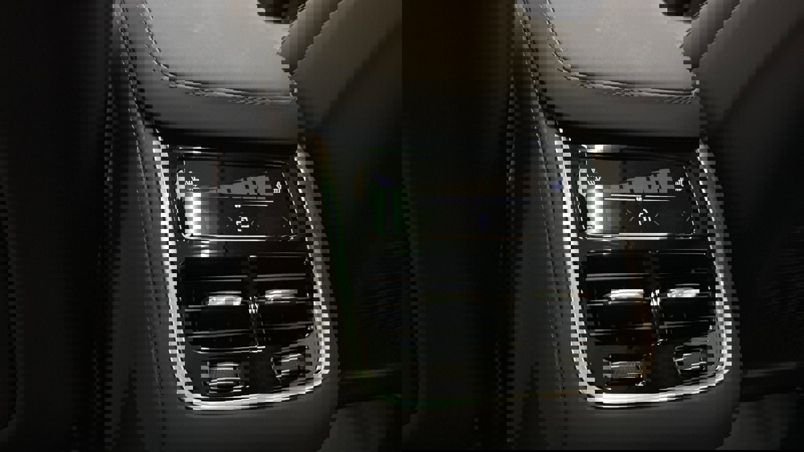 New 2026 Volvo XC90 B6 Plus w/ Protection Package Premier image 28