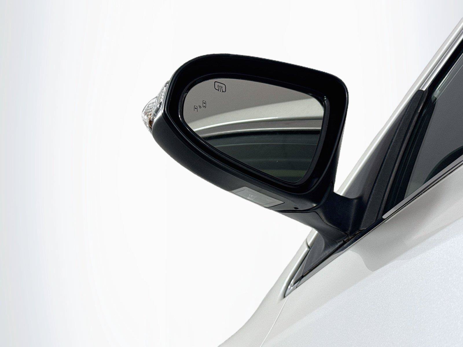 Used 2013 Toyota Avalon Limited FWD image 5