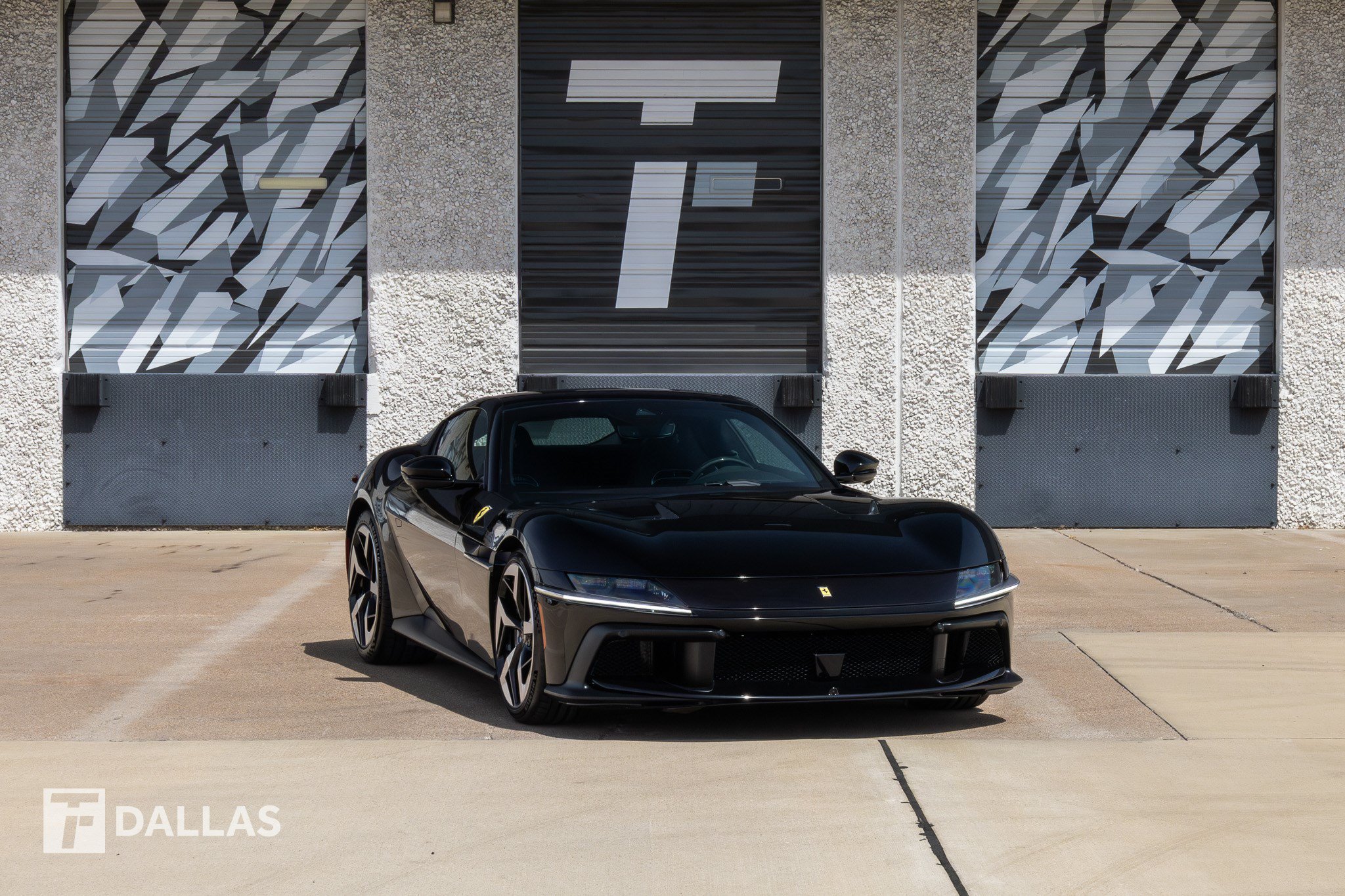 Used 2025 Ferrari 12Cilindri RWD image 2