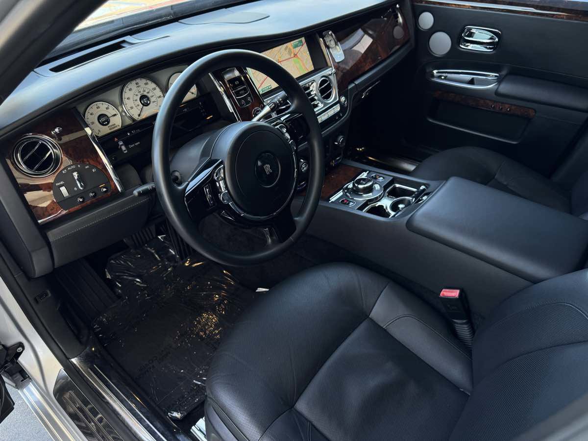 Used 2014 Rolls-Royce Ghost RWD image 15
