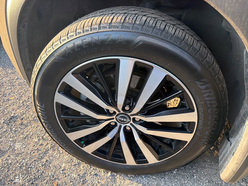 Used 2025 Nissan Pathfinder Platinum w/ Cargo Package FWD image 14