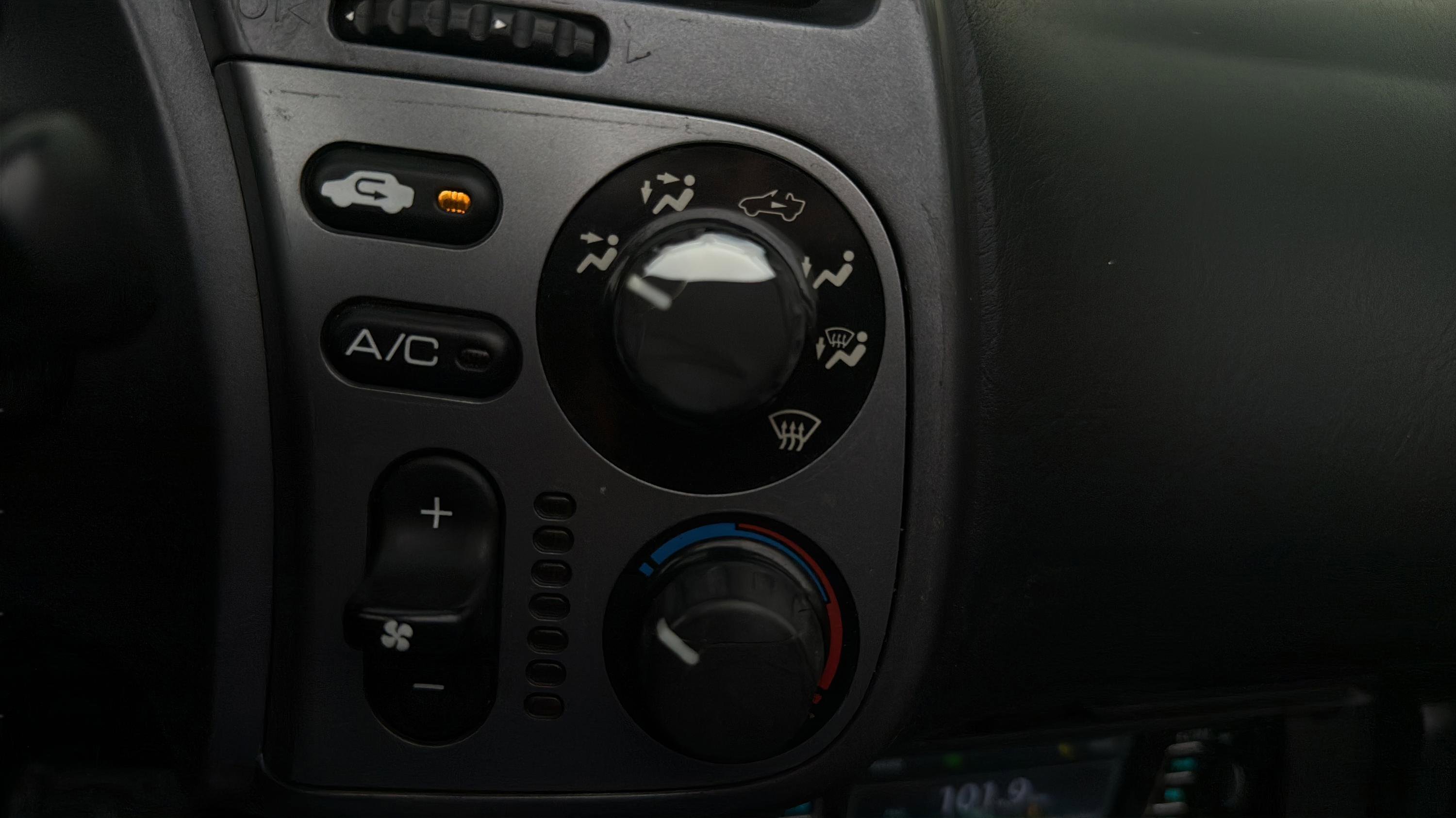 Used 2003 Honda S2000 Convertible 2D image 27