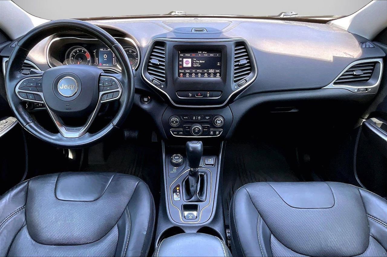 Certified 2021 Jeep Cherokee Latitude Lux w/ Mopar Interior Package AWD/4WD image 14