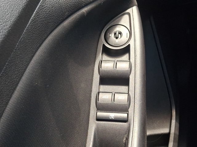 Used 2017 Ford Focus SE FWD image 23