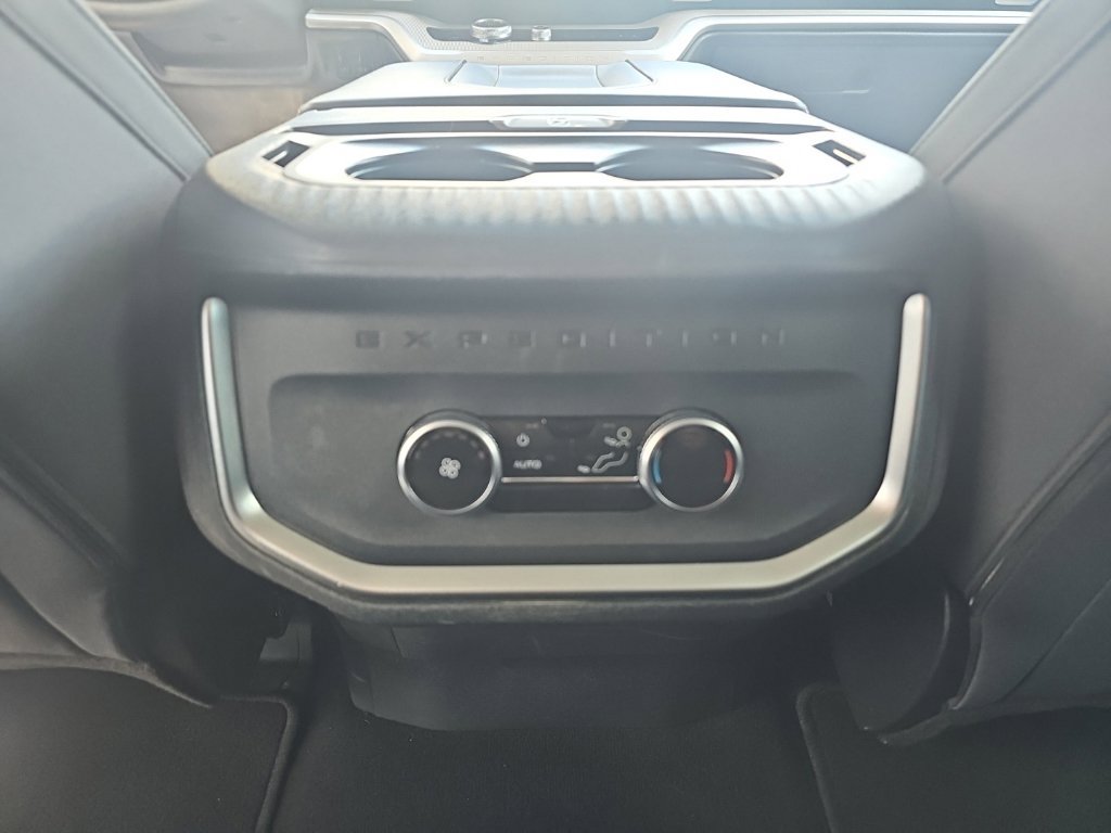 Used 2025 Ford Expedition Active AWD/4WD image 13