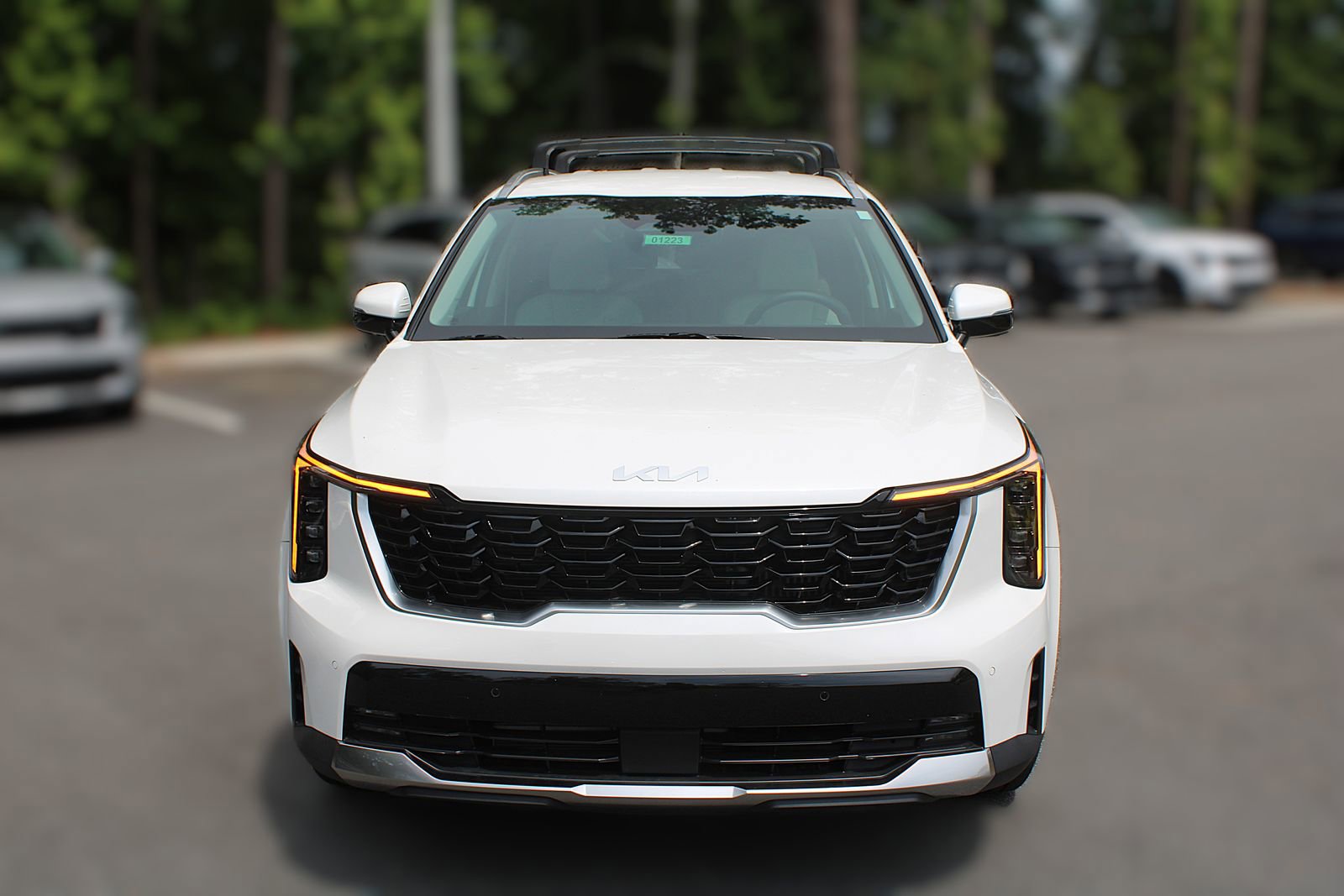 Certified 2025 Kia Sorento EX w/ EX Panoramic Sunroof Package image 18