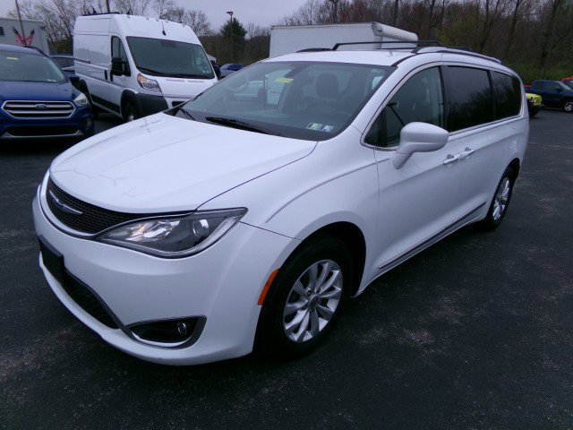 Used 2019 Chrysler Pacifica Touring-L image 5