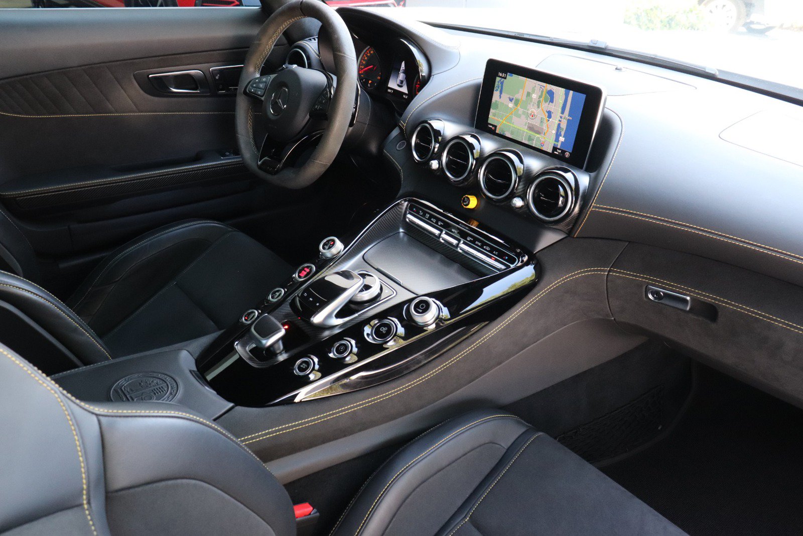 Used 2018 Mercedes-Benz AMG GT R image 21