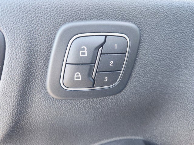 Used 2022 Ford Escape Titanium w/ Class II Trailer Tow Package image 33