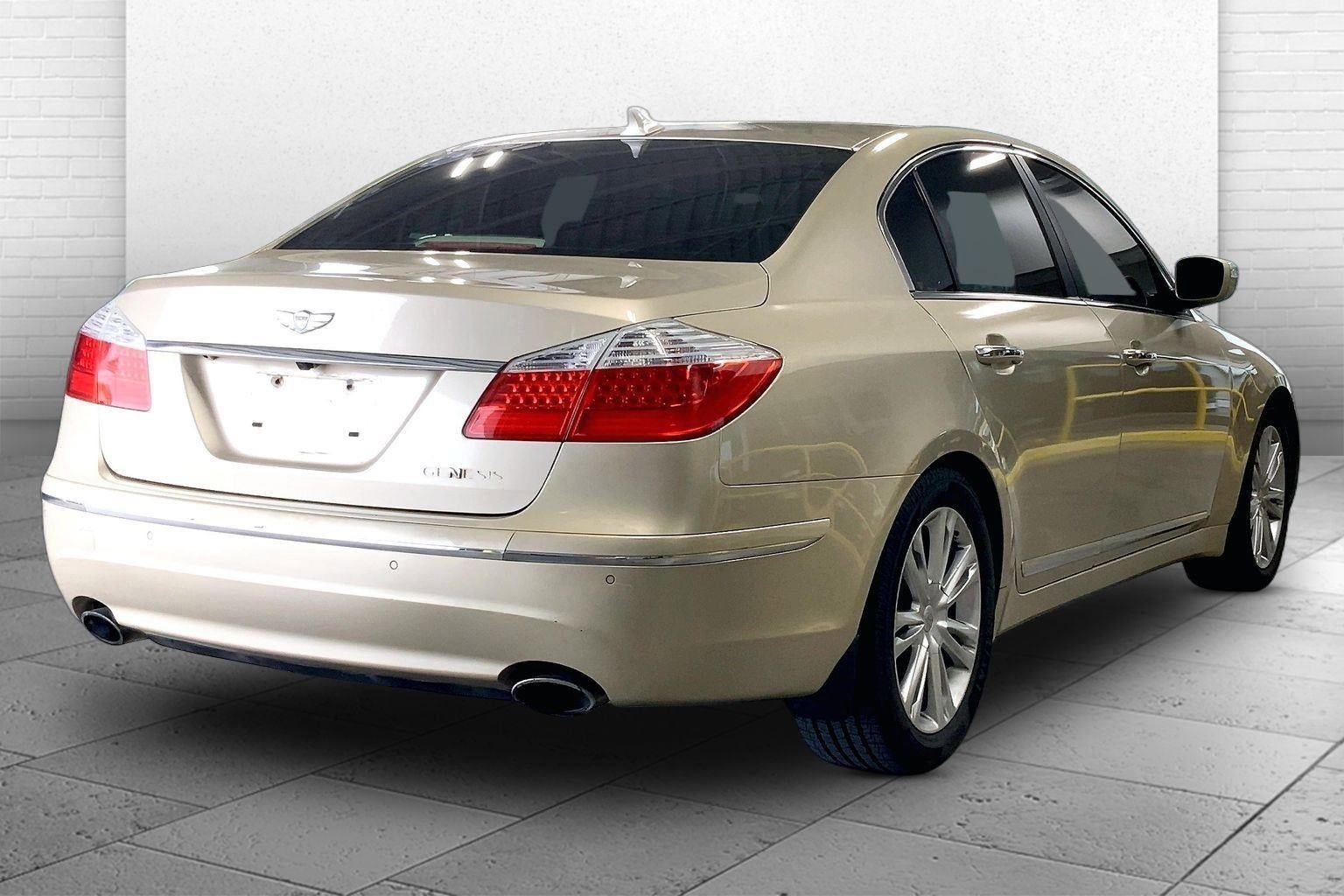 Used 2010 Hyundai Genesis 4.6 w/ Technology Pkg 5 RWD image 11