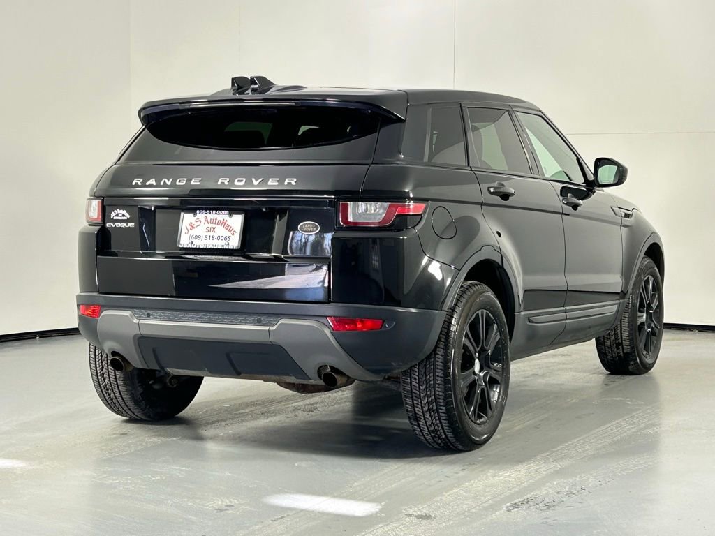 Used 2017 Land Rover Range Rover Evoque SE Premium image 7
